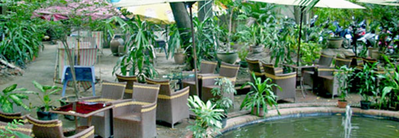 SOFA CAFE SÂN VƯỜN